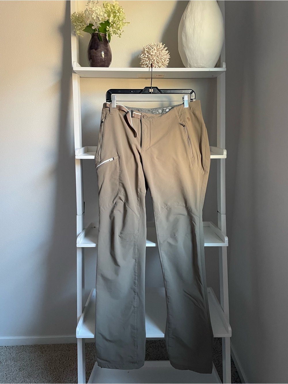 Mountain Hardwear Woman’s Cargo Pants in Tan